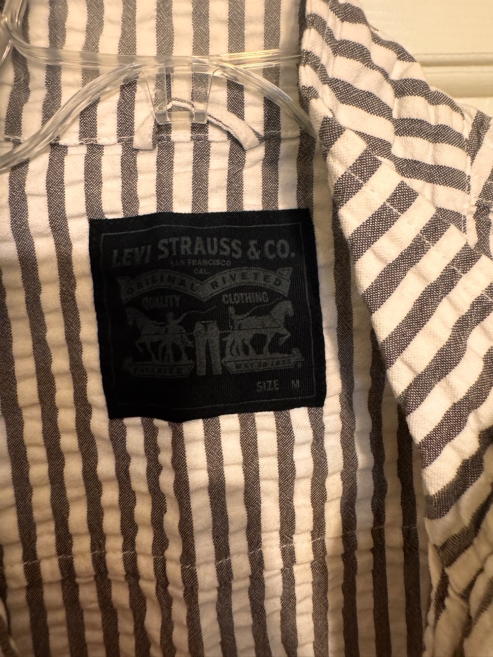 Levi’s pull over - Picture 5 of 5